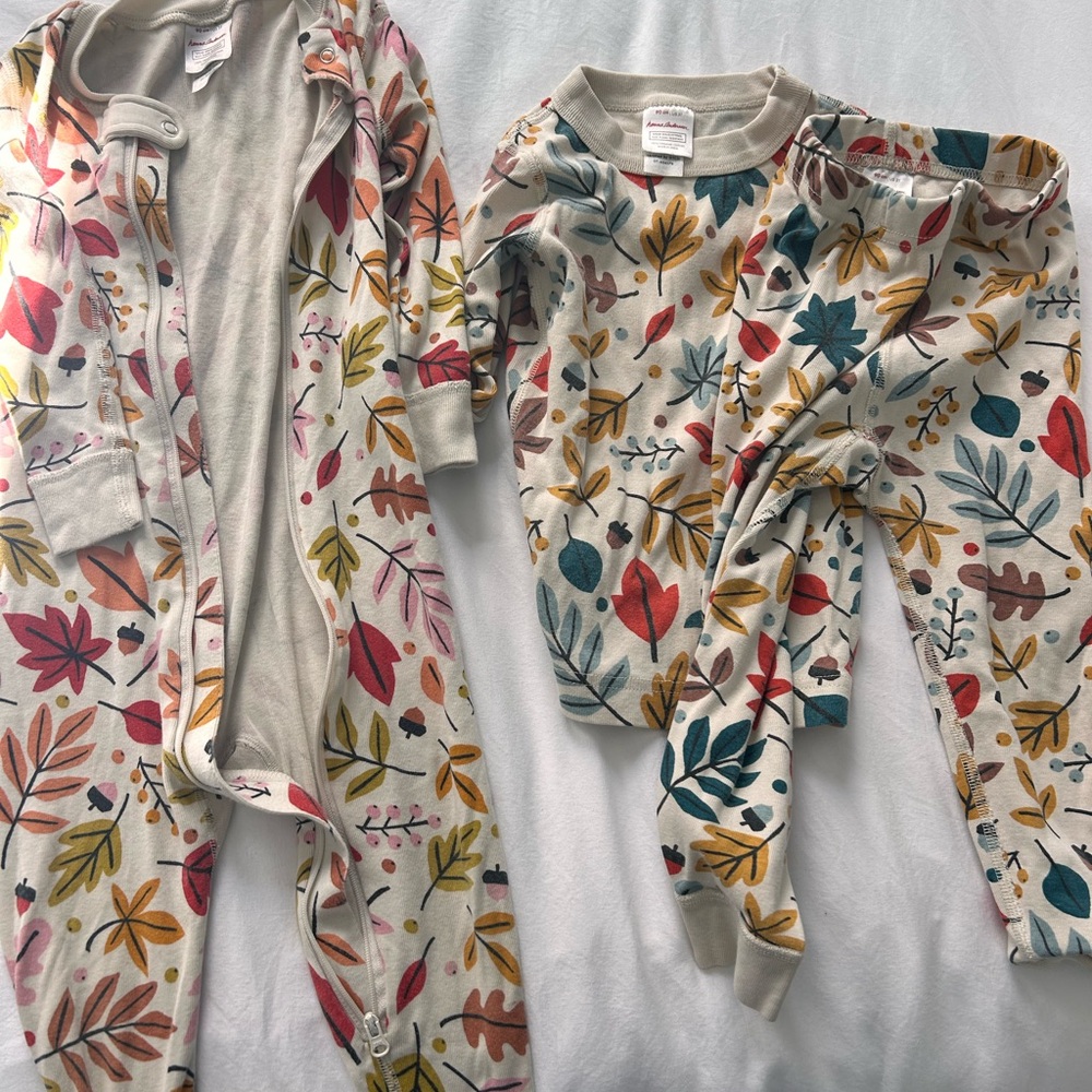 Hanna Andersson double pack girls Leaf Print Pajamas